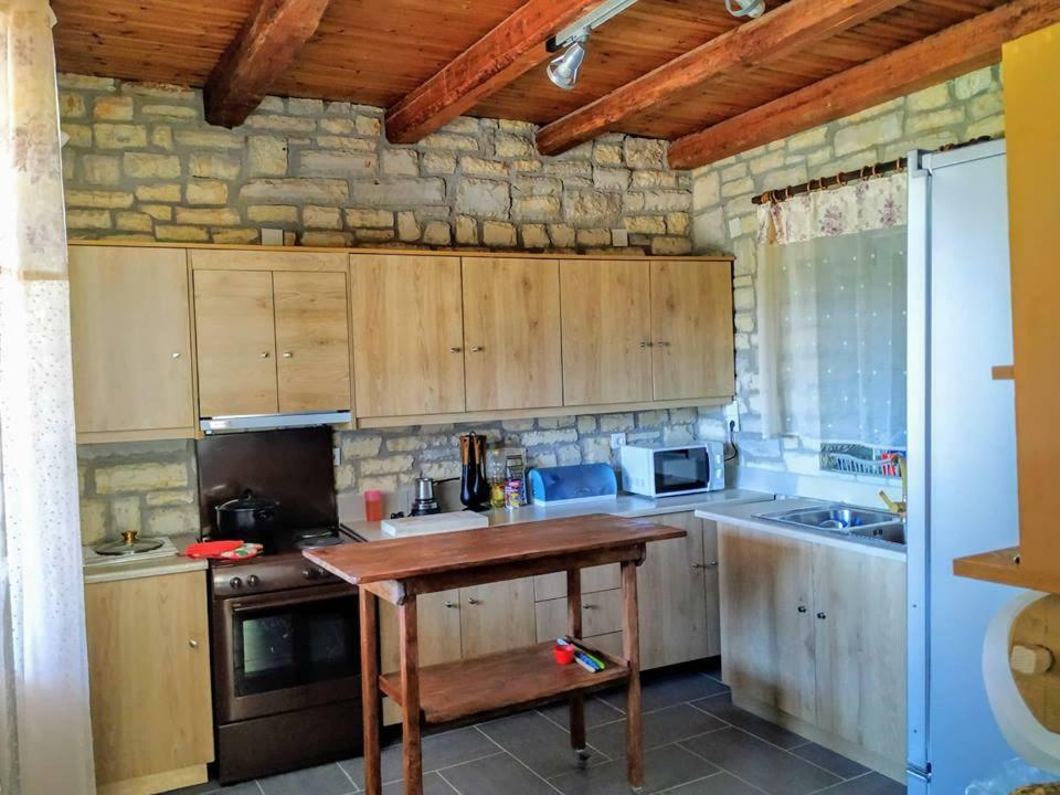Stone Maisonettes Айгио Екстериор снимка